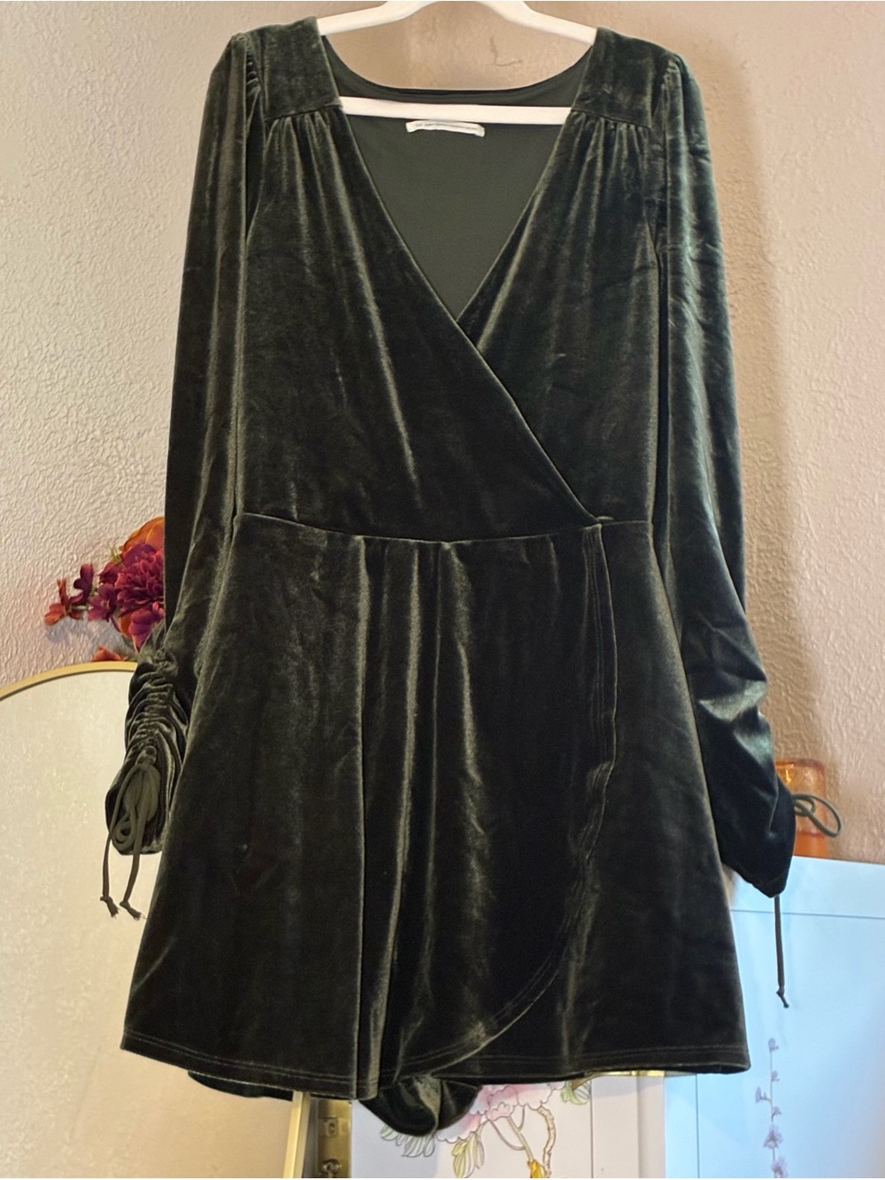 Urban Outfitters Brooklyn Velvet Playsuit Romper Olive Green Ruched Sleeve Size